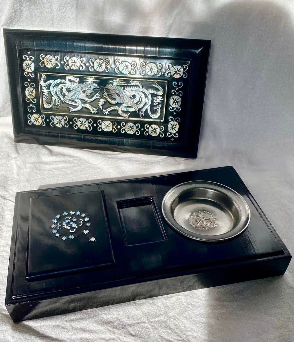 Antique Korean Mother-of-Pearl Inlaid Lacquer Smoking Box – Wabi Sabi Phoenix Motif - 2
