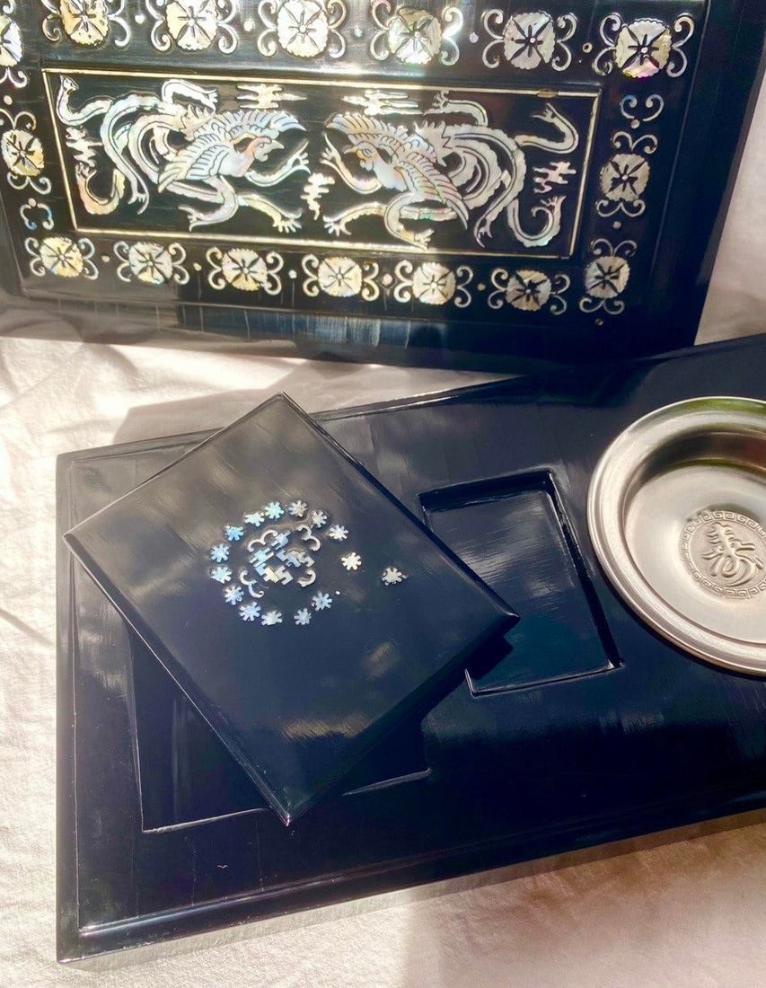 Antique Korean Mother-of-Pearl Inlaid Lacquer Smoking Box – Wabi Sabi Phoenix Motif - 3