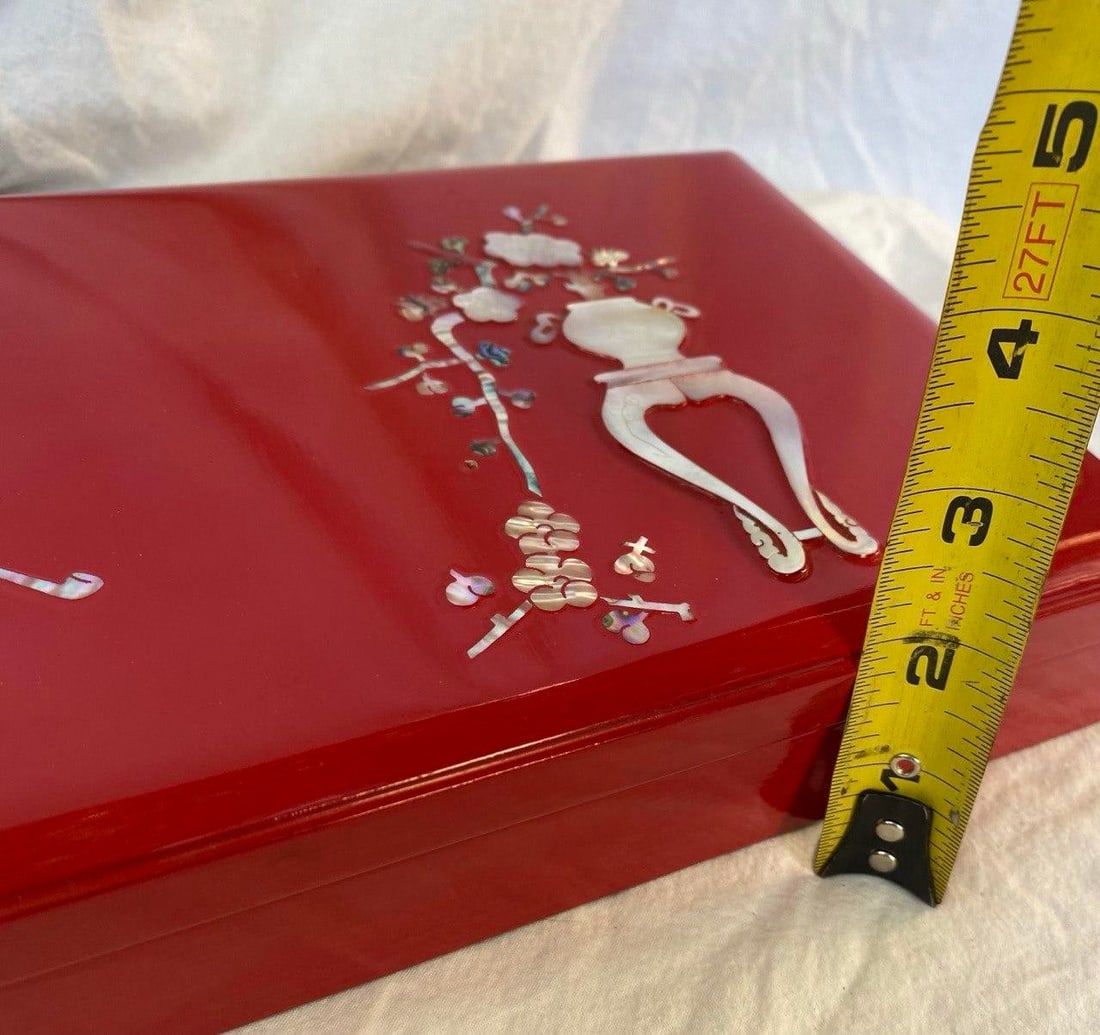 Mid 20th Century Korean Red Lacquer Smoking Box With Mother-of-Pearl Inlay – Complete Set - 11