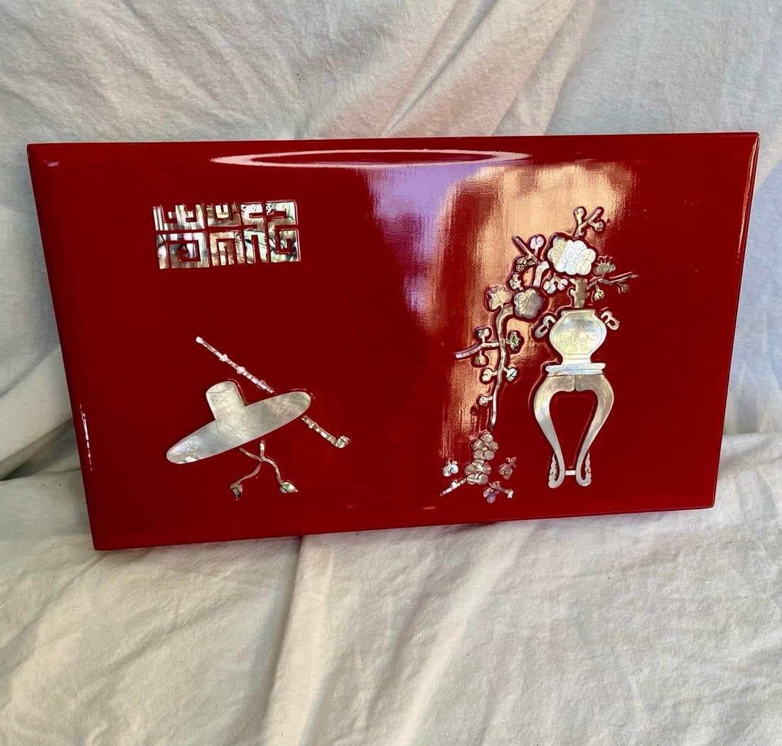 Mid 20th Century Korean Red Lacquer Smoking Box With Mother-of-Pearl Inlay – Complete Set - 4