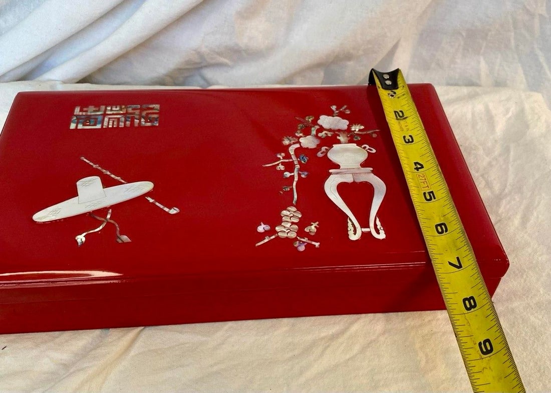 Mid 20th Century Korean Red Lacquer Smoking Box With Mother-of-Pearl Inlay – Complete Set - 9
