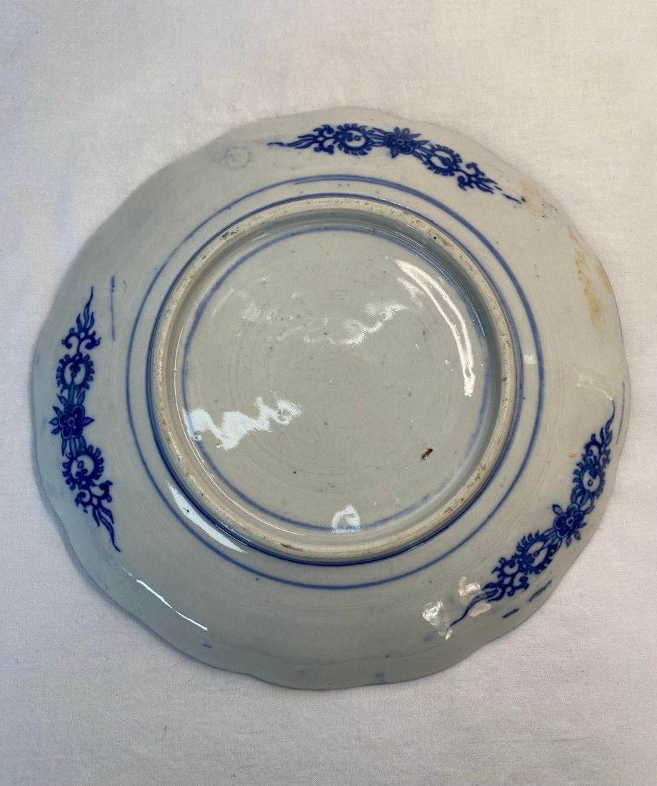 19th Century Chinese Blue & White Organic Scalloped Scholar Plate - 12