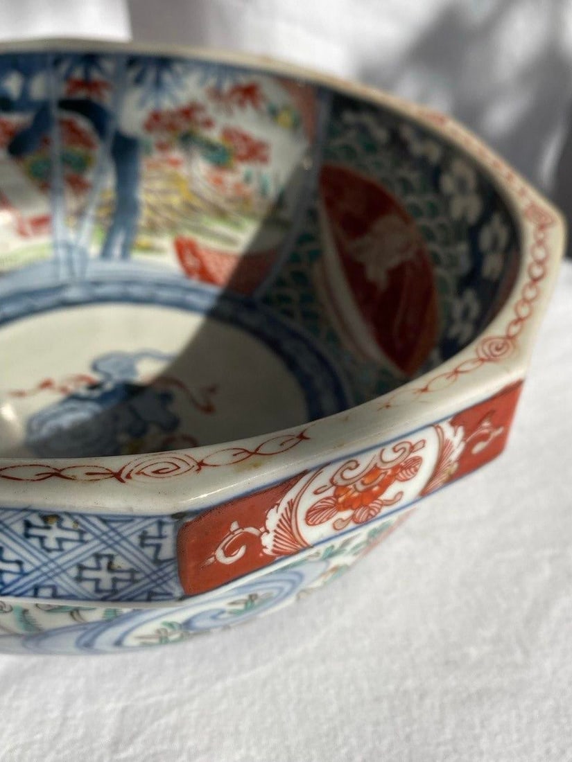 Large 19th Century Japanese Imari Octagonal Bowl With Karashishi & Landscape Panels - 12