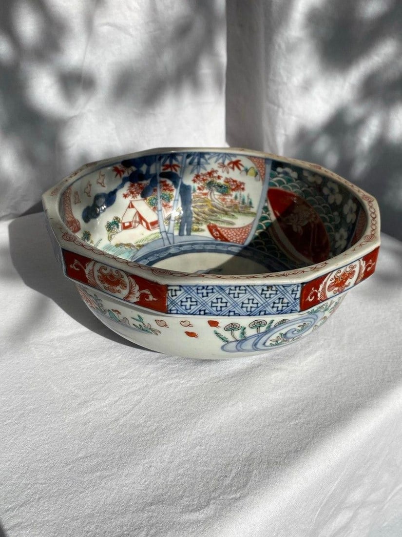 Large 19th Century Japanese Imari Octagonal Bowl With Karashishi & Landscape Panels - 2