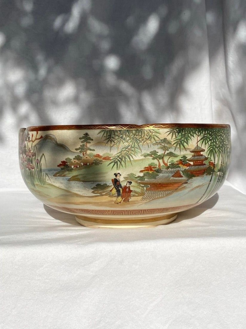 Large Antique Japanese Satsuma Scenic Bowl With Scalloped Rim – Autumn Landscape, Figures & - 10