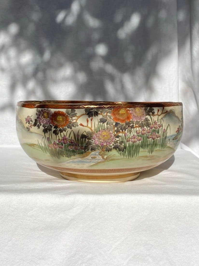 Large Antique Japanese Satsuma Scenic Bowl With Scalloped Rim – Autumn Landscape, Figures & - 11