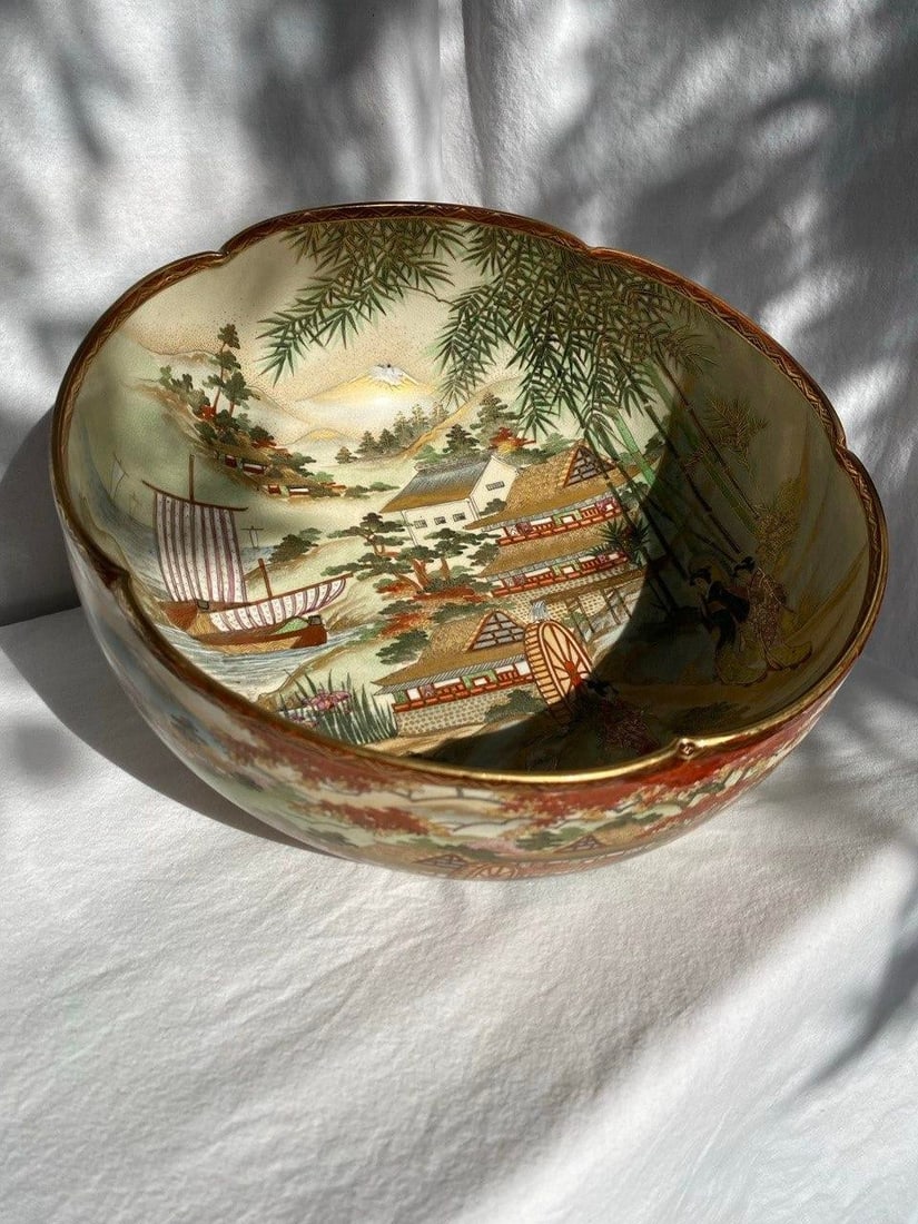 Large Antique Japanese Satsuma Scenic Bowl With Scalloped Rim – Autumn Landscape, Figures & - 4