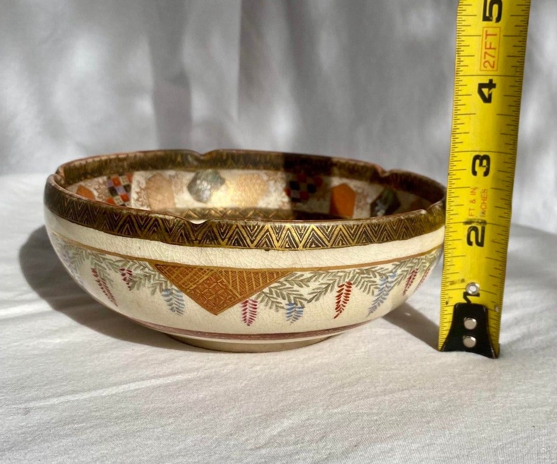 Antique Japanese Satsuma Bowl, Meiji Period (C. 1885–1905), Samurai Scene With Moriage Gilt - 10