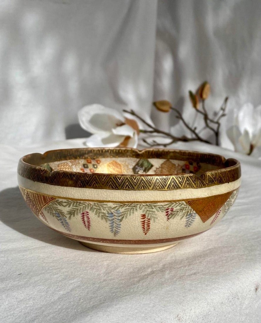 Antique Japanese Satsuma Bowl, Meiji Period (C. 1885–1905), Samurai Scene With Moriage Gilt - 5