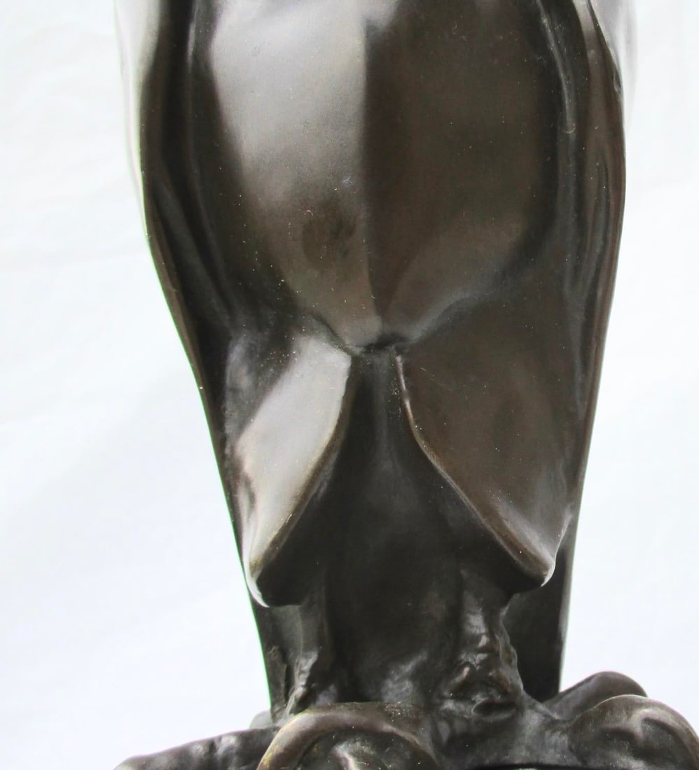 Art Deco Hunting Bird Sculpture on Porphyry Plinth - 8