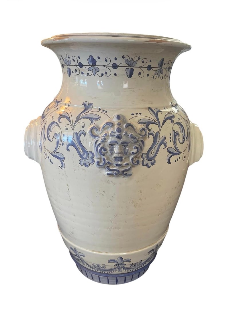 Italian Majolica Medici Crest Vase - 2