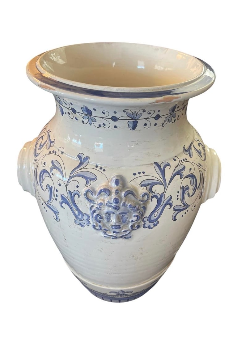 Italian Majolica Medici Crest Vase - 4