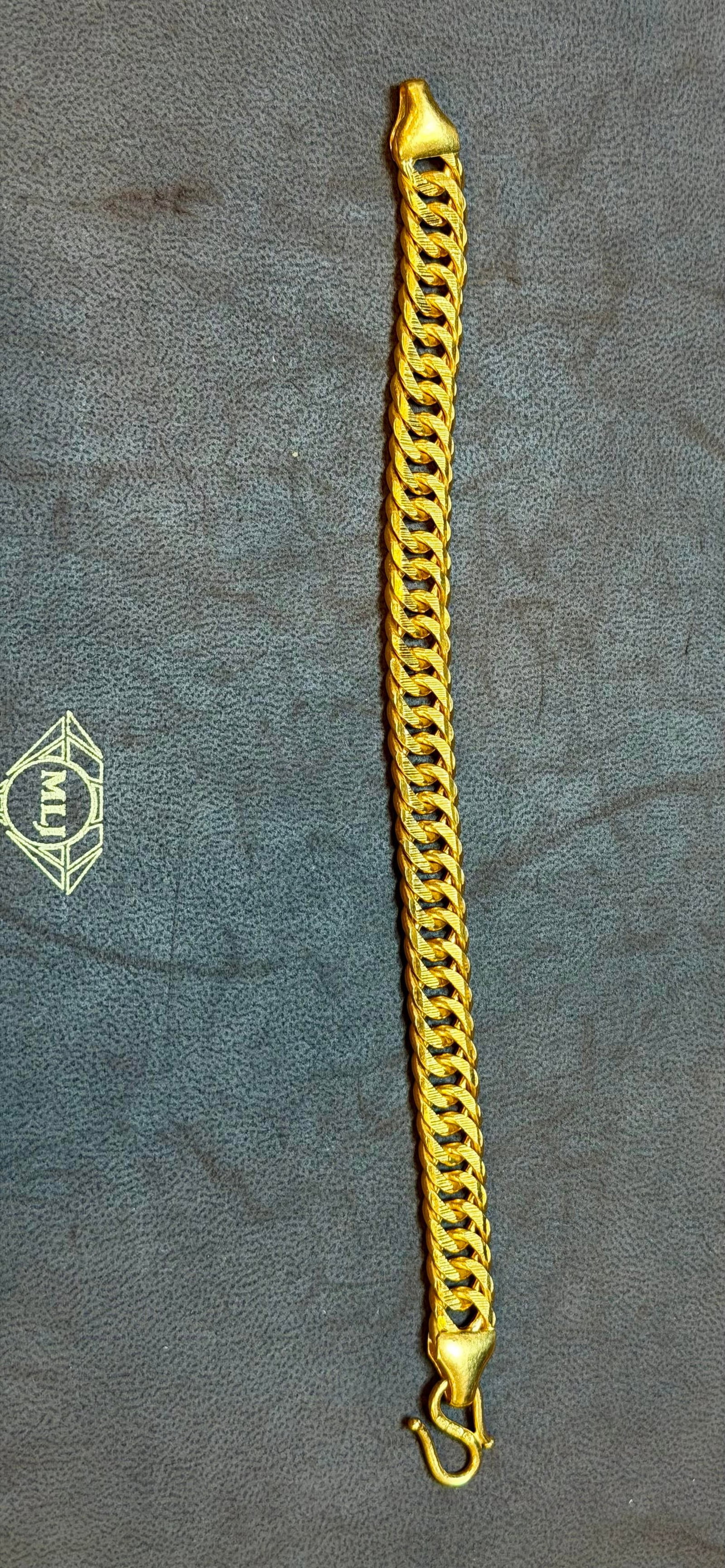 Link 24 Karat Pure Yellow Gold Solid Bracelet, 73 Gm, Unisex , 8 Inch - 11