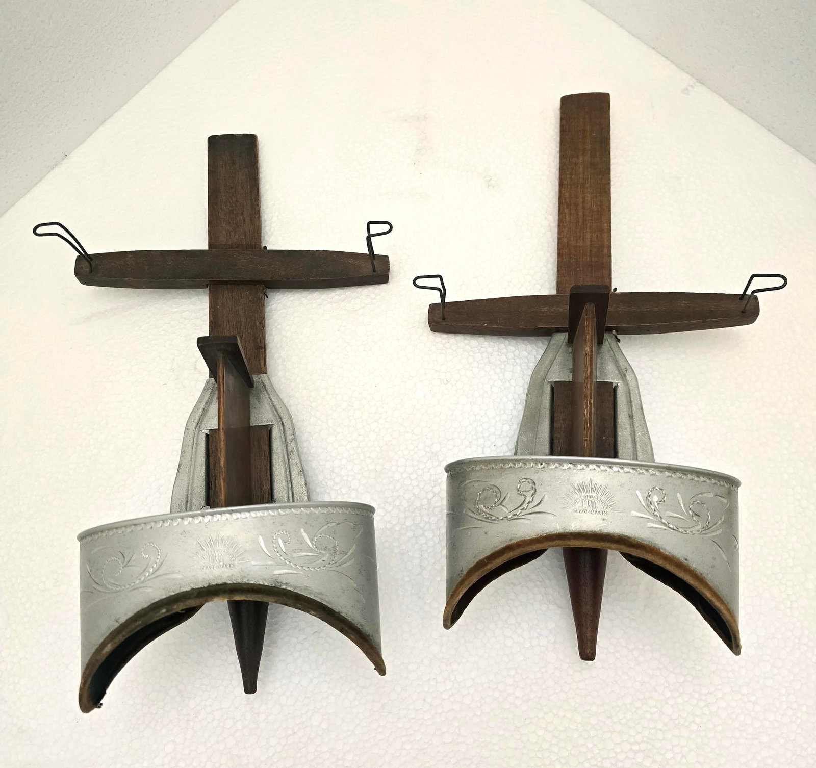 1900s Underwood & Underwood Stereoscope Viewfinder (Set of 2) and 66 Original Cards - 2