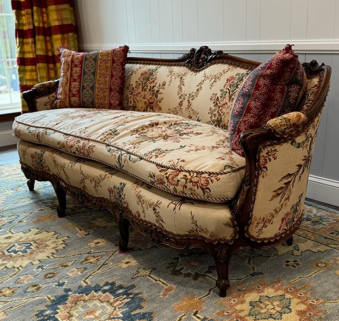 Mid 20th Century Louis XV Carved Walnut Settee | Newly Upholstered French Linen & Down Cushion | Pal - 7