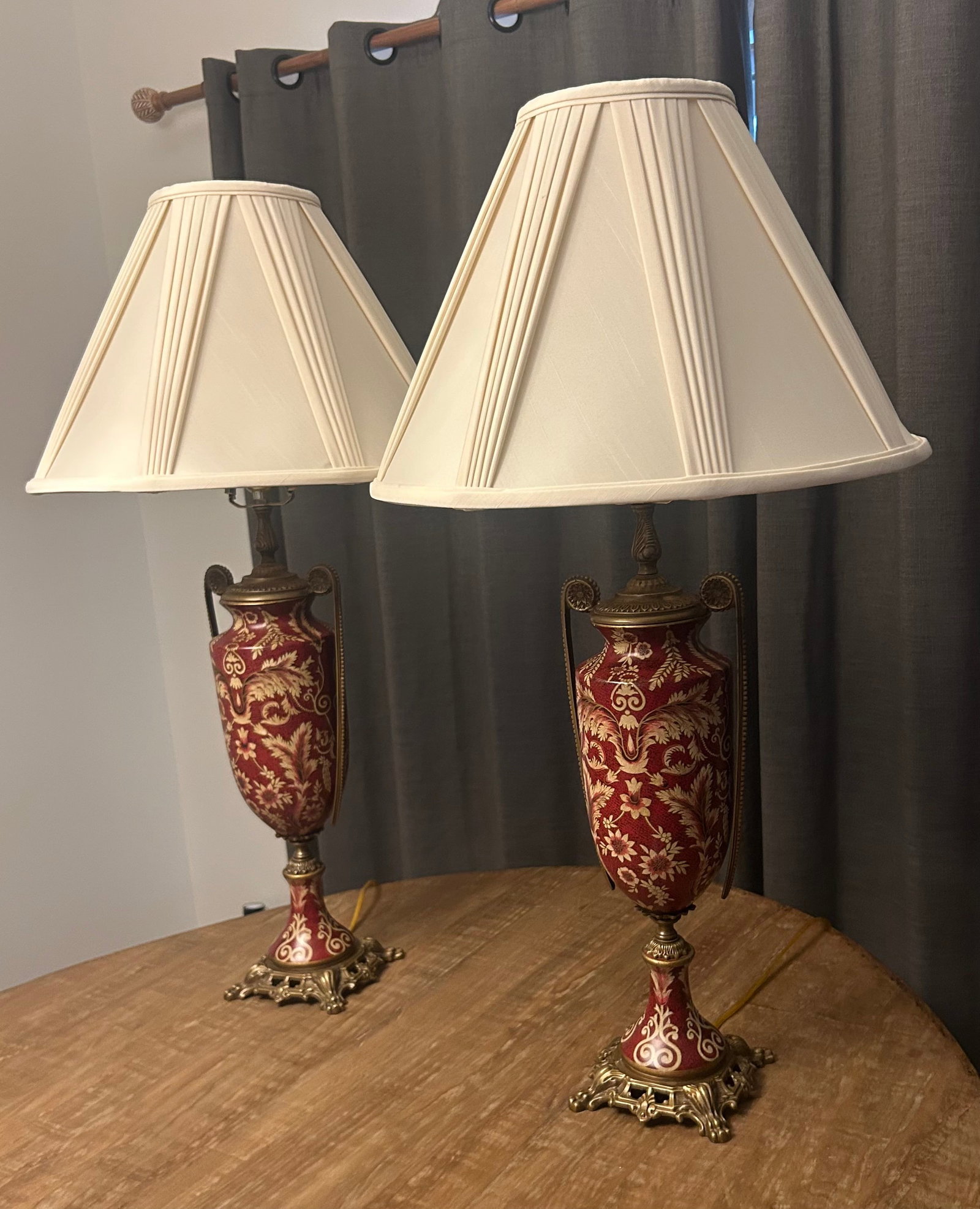 Pristine Mid 20th Century Japanese Moriage Porcelain & Brass Tall Lamps - 11