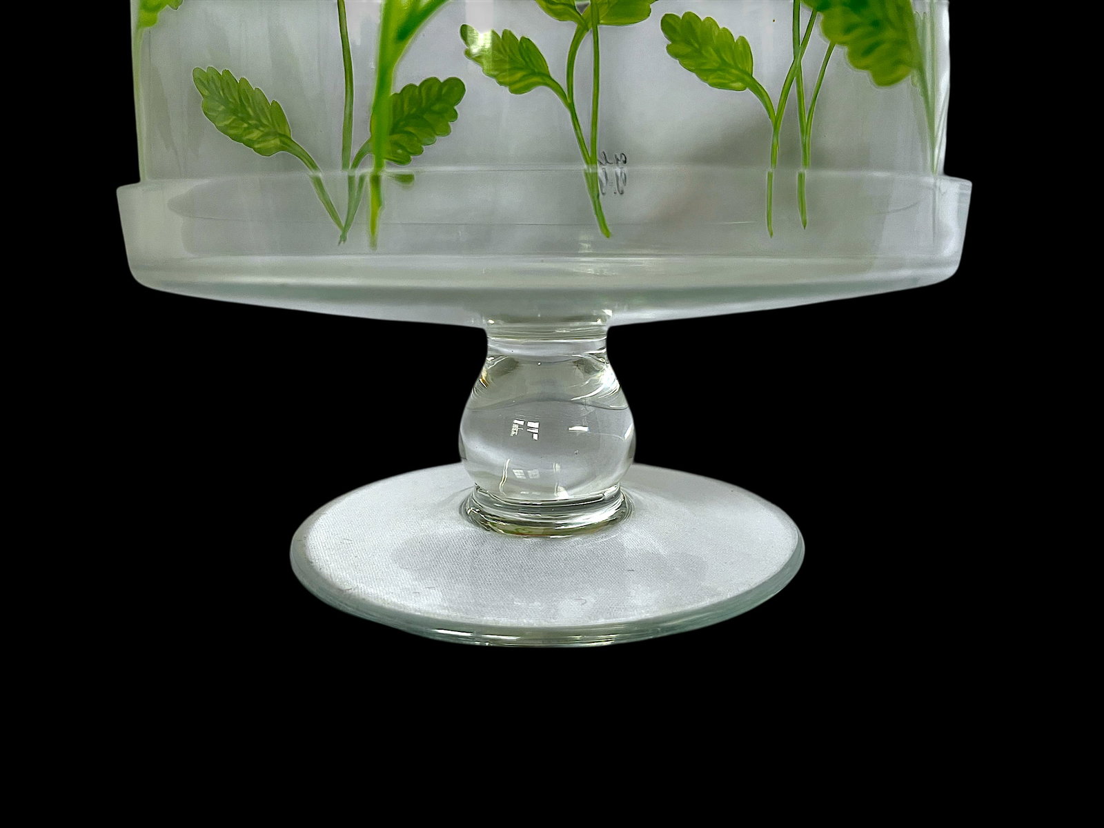 Signed and Hand-Painted Glass Cake or Dessert Stand With Cloche Lid Decorated With Flowers and Bees - 6