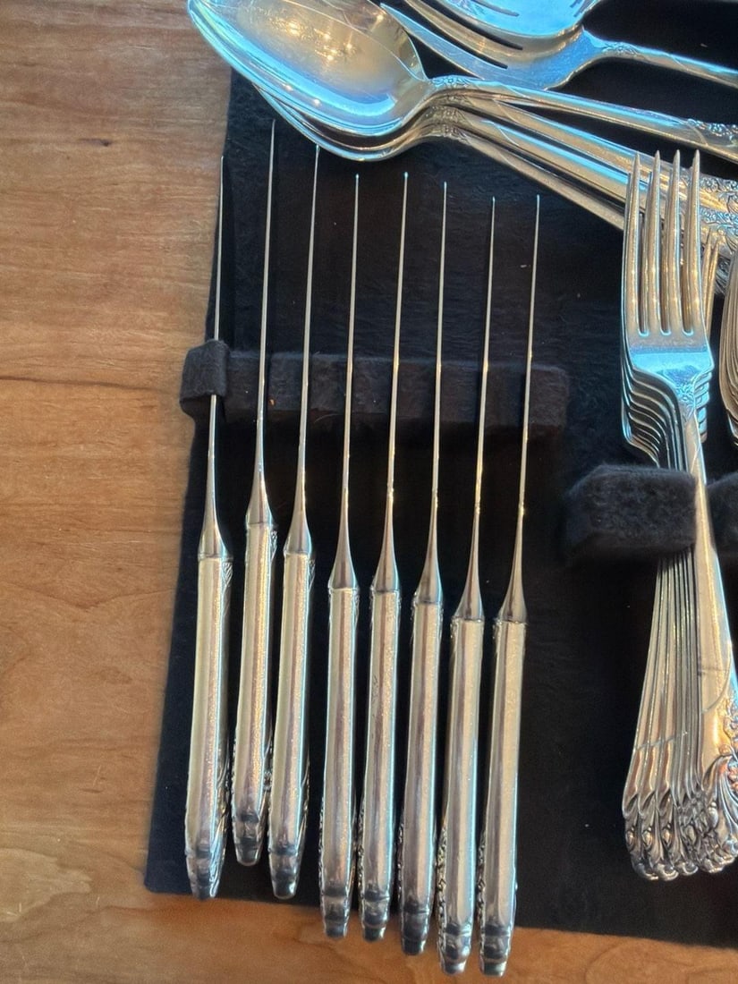 Vintage Oneida Community Silverplate Flatware Set, Evening Star Pattern with Ser - 3