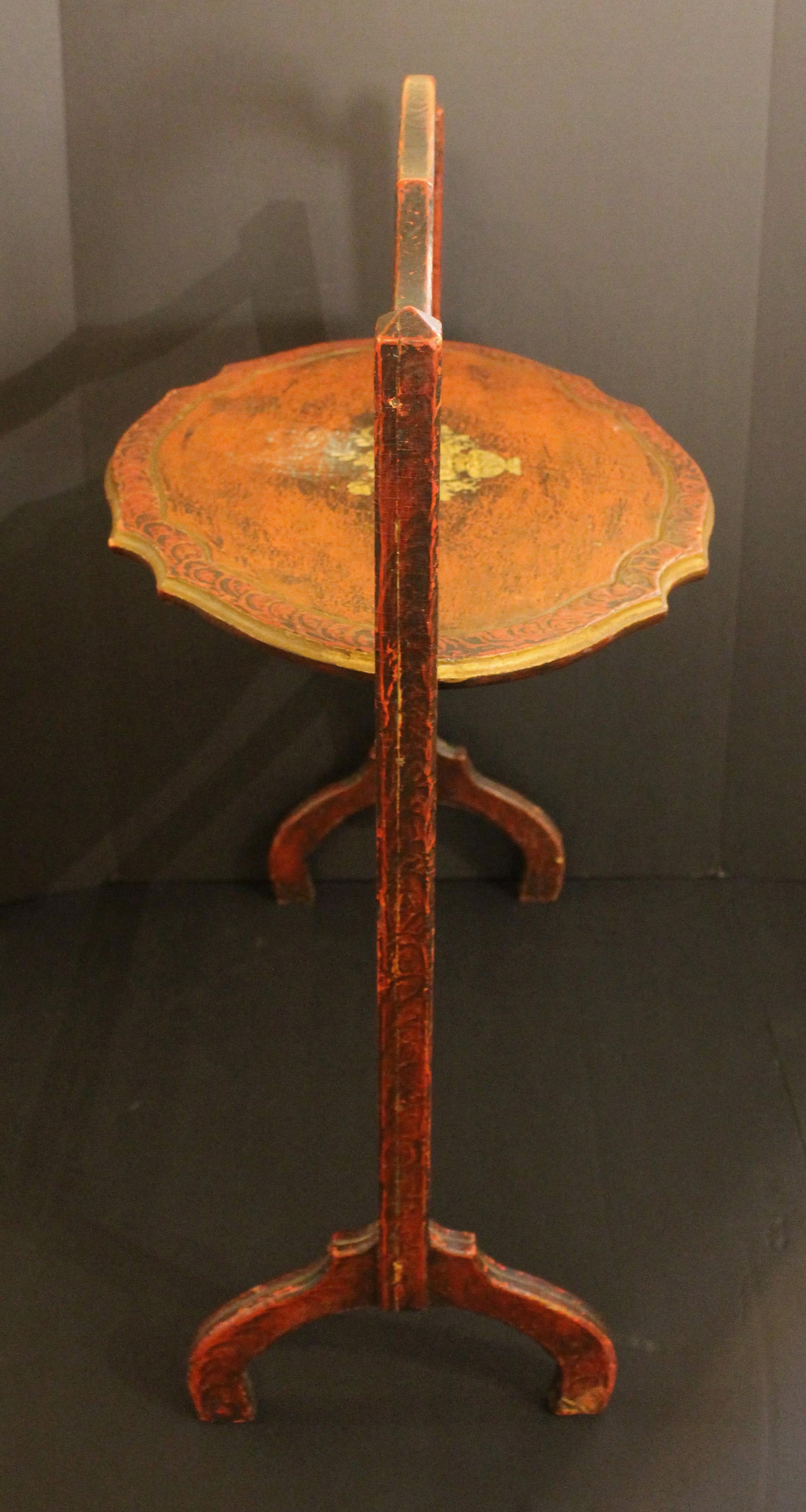 Circa 1920s Anglo-American Tilt-Top Side Table - 3