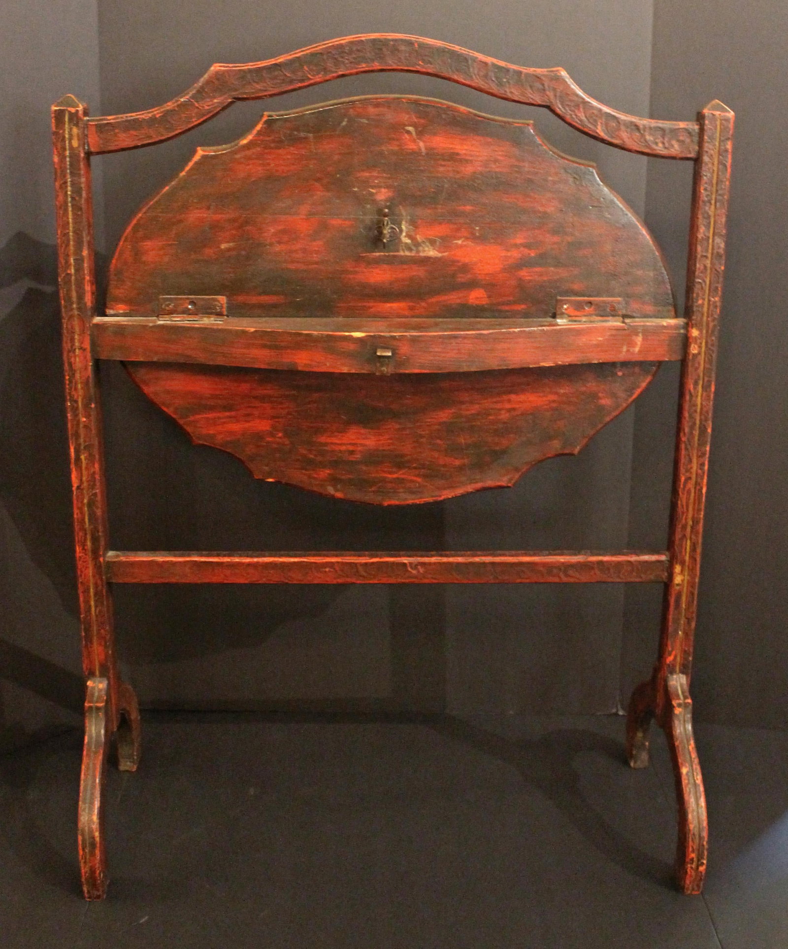 Circa 1920s Anglo-American Tilt-Top Side Table - 5