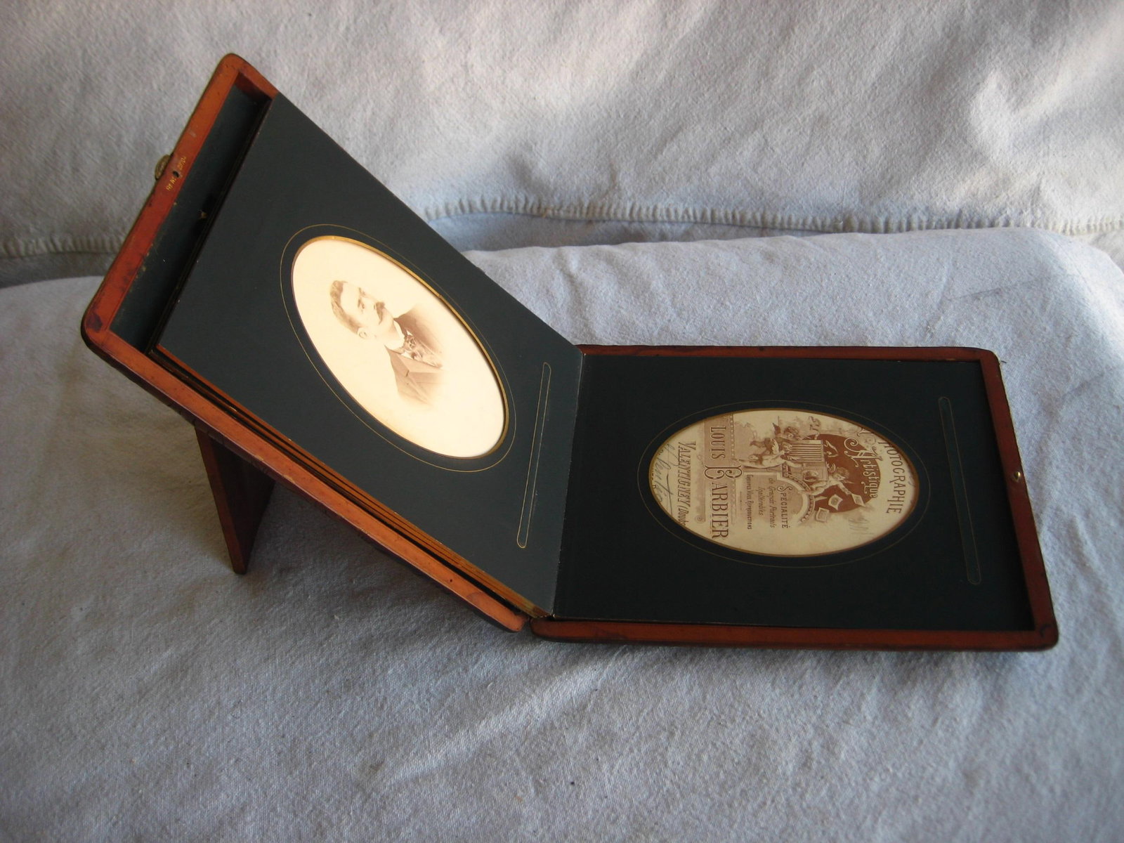 Late 19th Century French Art Nouveau Leather Picture and Frame Album - 14