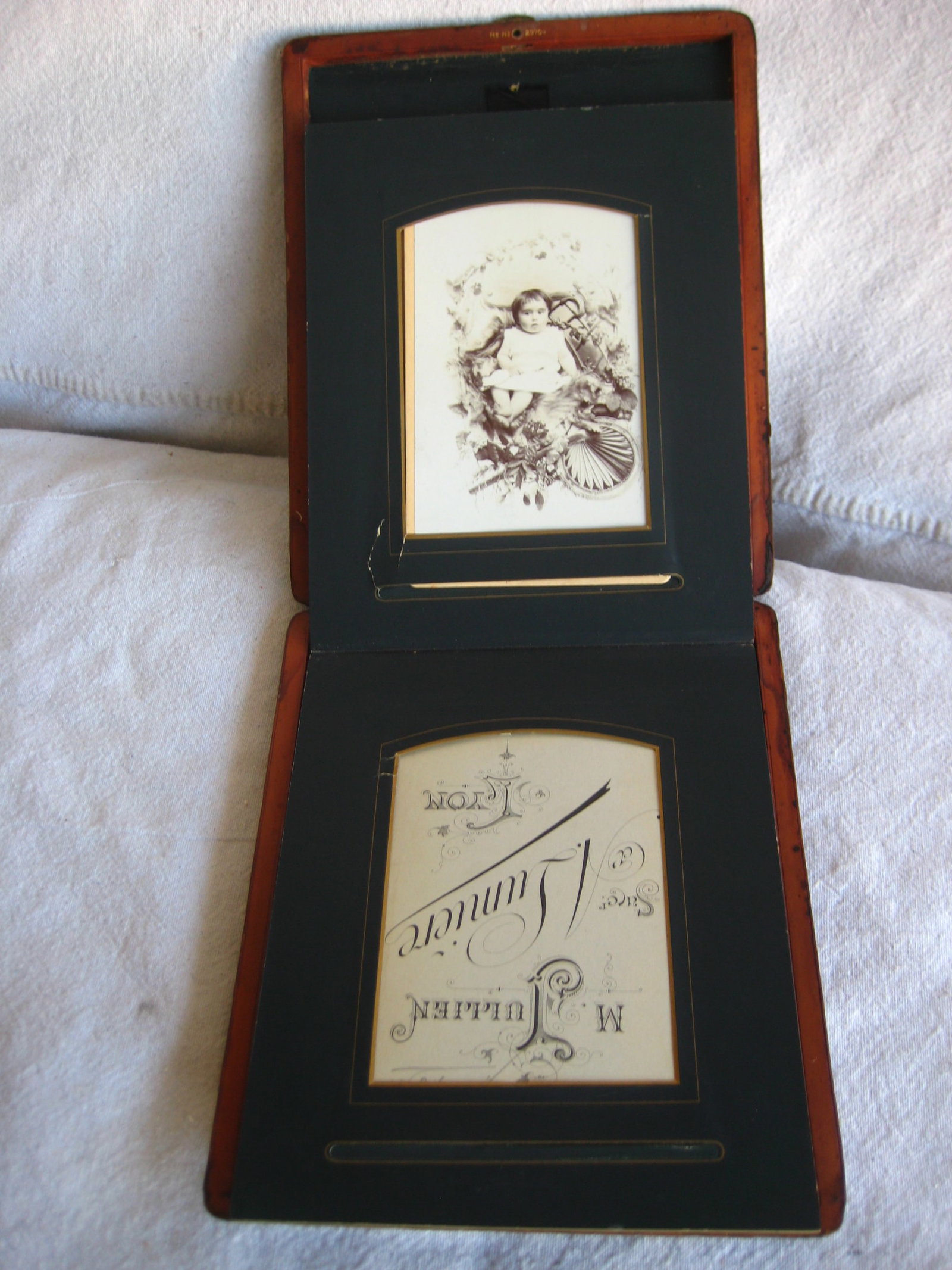 Late 19th Century French Art Nouveau Leather Picture and Frame Album - 16