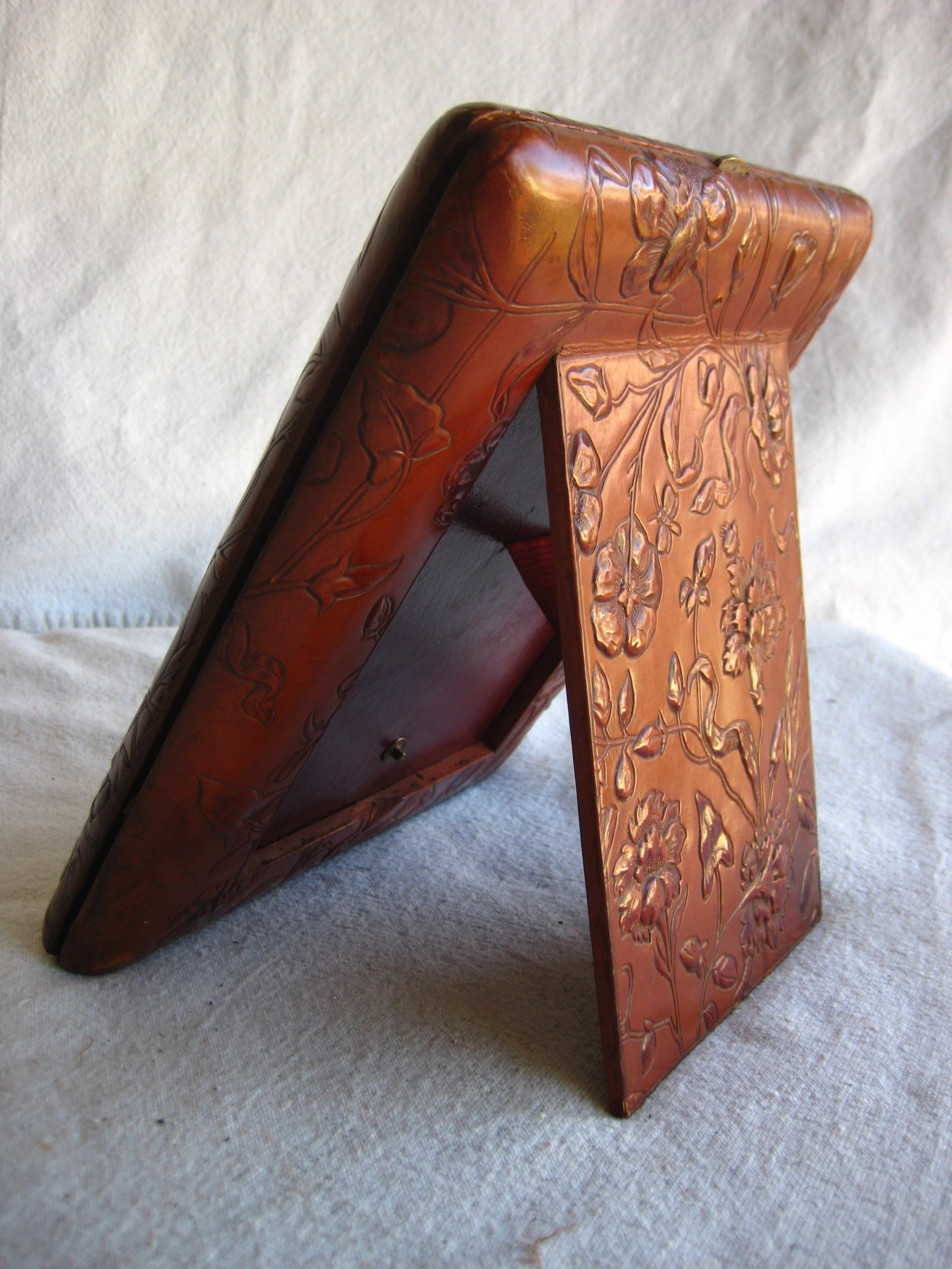 Late 19th Century French Art Nouveau Leather Picture and Frame Album - 4