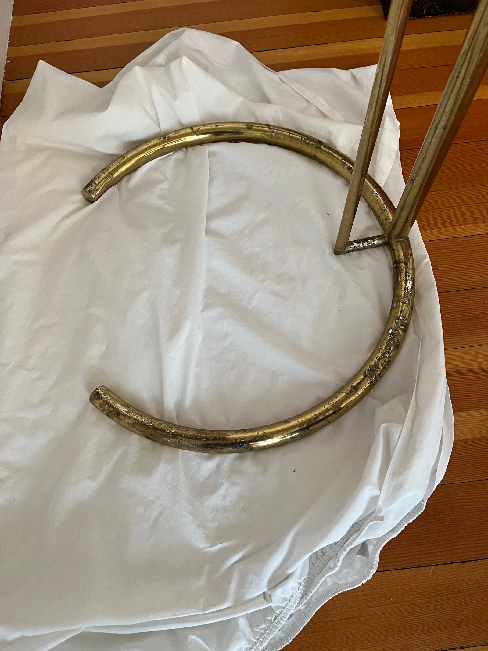 1980s Adjustable Brass Finished Metal & Tinted Glass Side Table, After Eileen Gray E1027 Table - 4