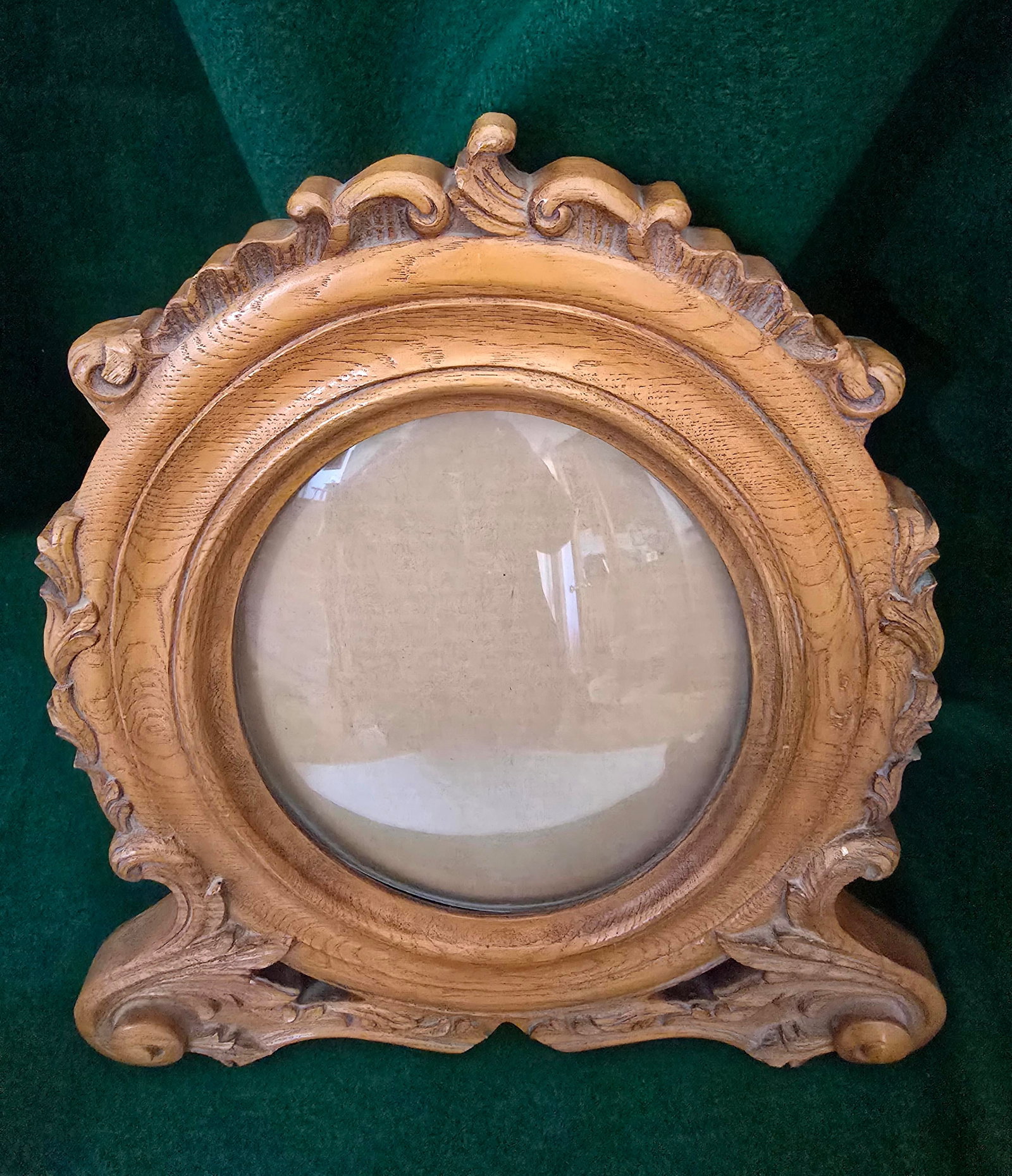 Antique Victorian-Style Oval Tabletop Picture Frame With Original Beveled Glass - 5