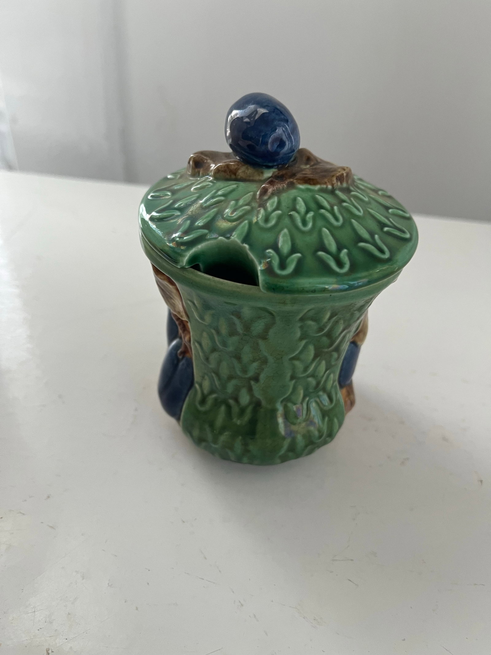 1930s Majolica Lidded Jam Pot Along With Majolica Leaf Form Plate - 3