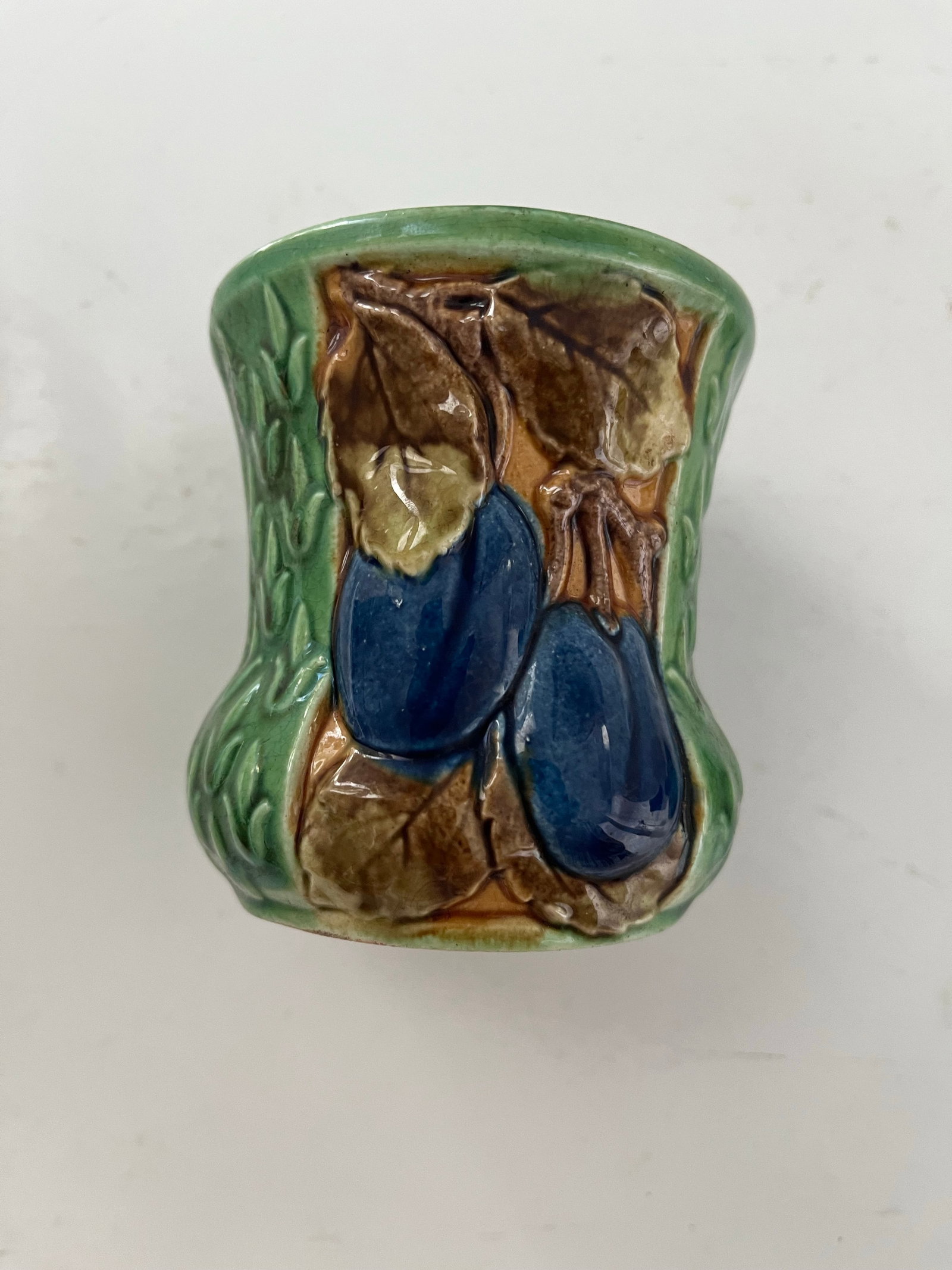 1930s Majolica Lidded Jam Pot Along With Majolica Leaf Form Plate - 5