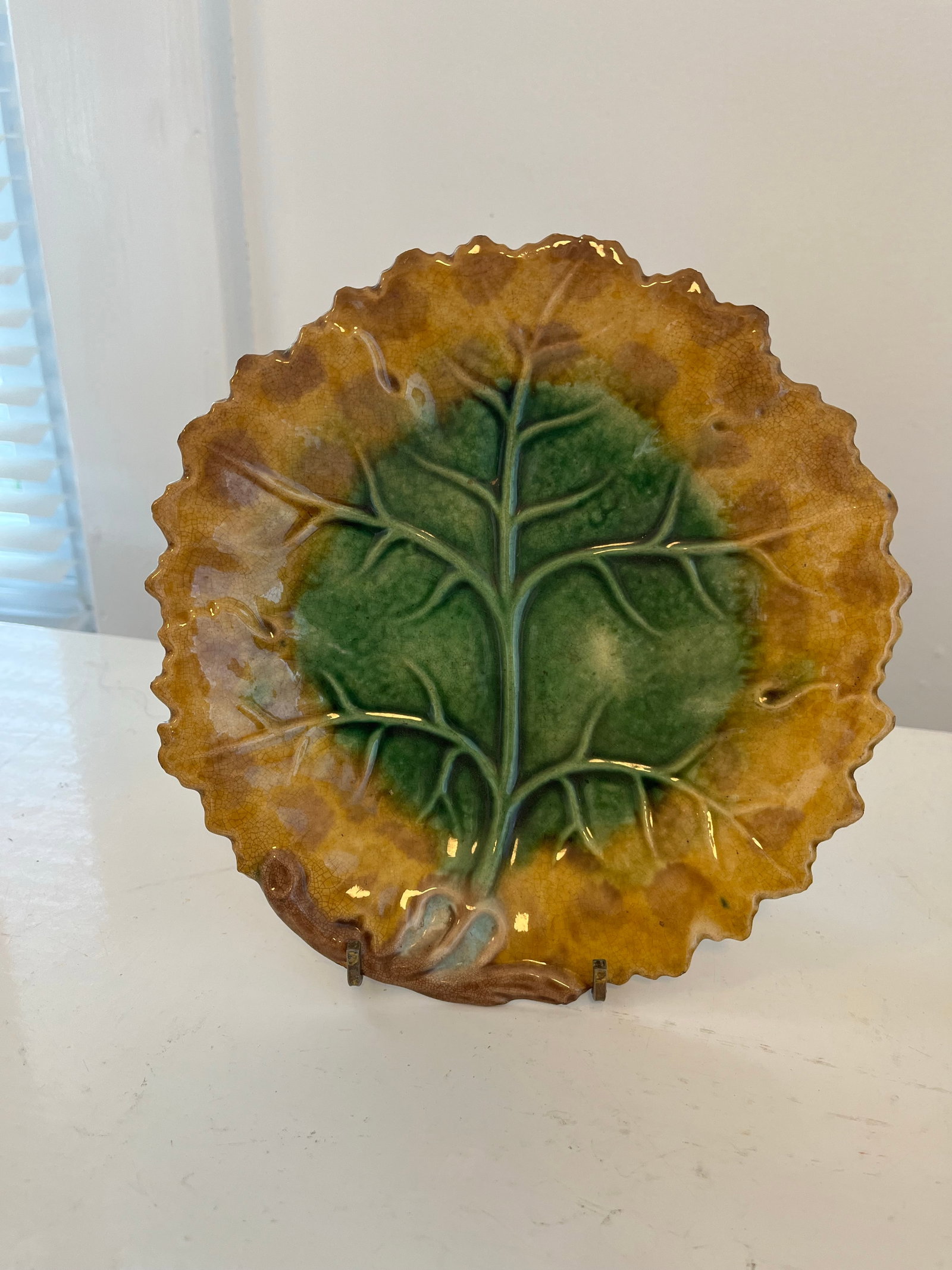 1930s Majolica Lidded Jam Pot Along With Majolica Leaf Form Plate - 6
