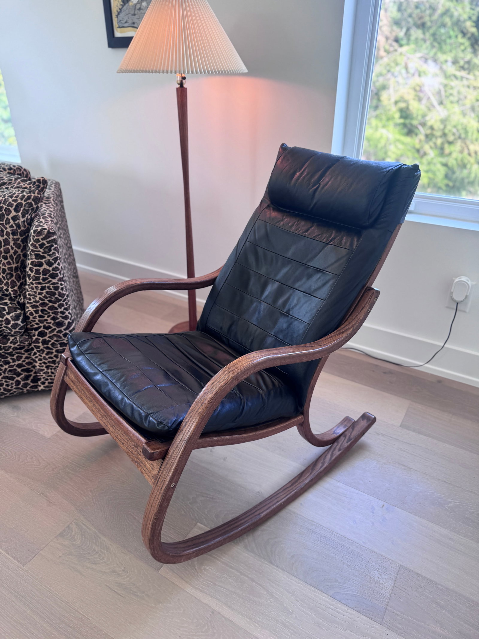 1970s Mid-Century Modern Rocker With Wood Base and Leather Seat - 10