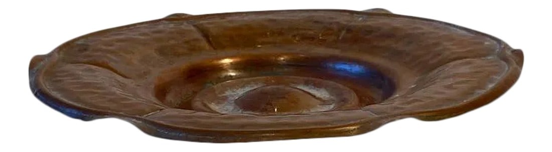 1940s Arts & Crafts-Style Copper Detailed Plate: Vintage 1940's "Arts & Crafts" Style 7" Hammered Scalloped Bowl. Unknown coppersmith. This rare and beautiful piece roughly weighs 4.5oz. Condition: Alterations: Original Design Modified