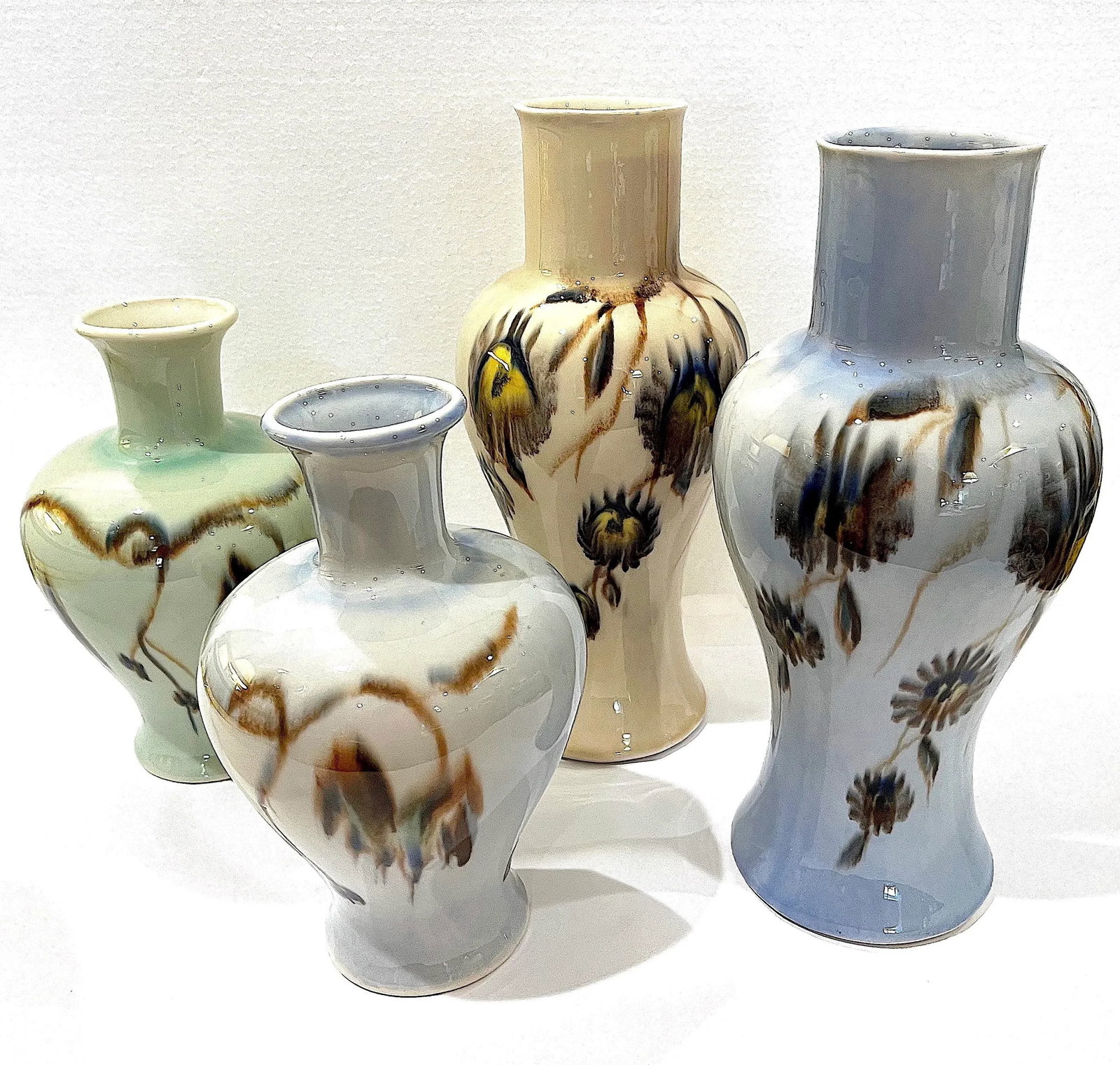 Mid-Century Modern Vontury Hand-Decorated Porcelain Studio Vase - 9