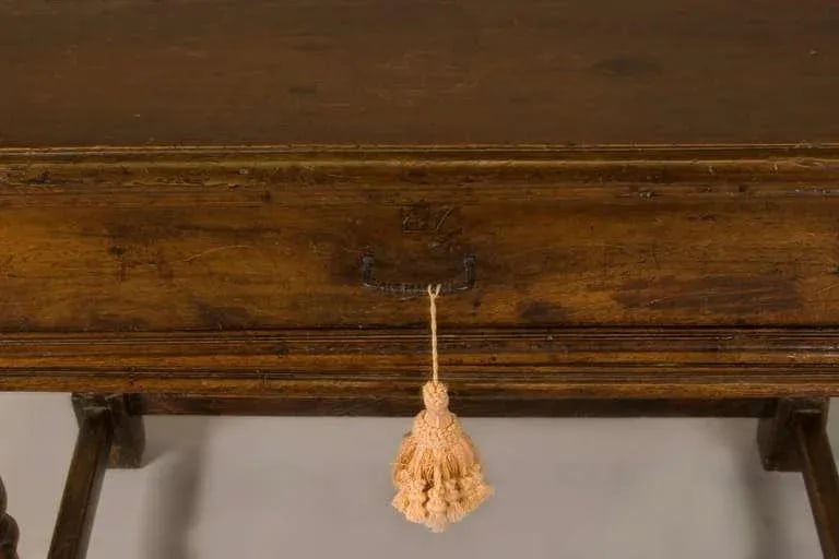 Late 17th-Early 18th Century Italian Library Table - 5