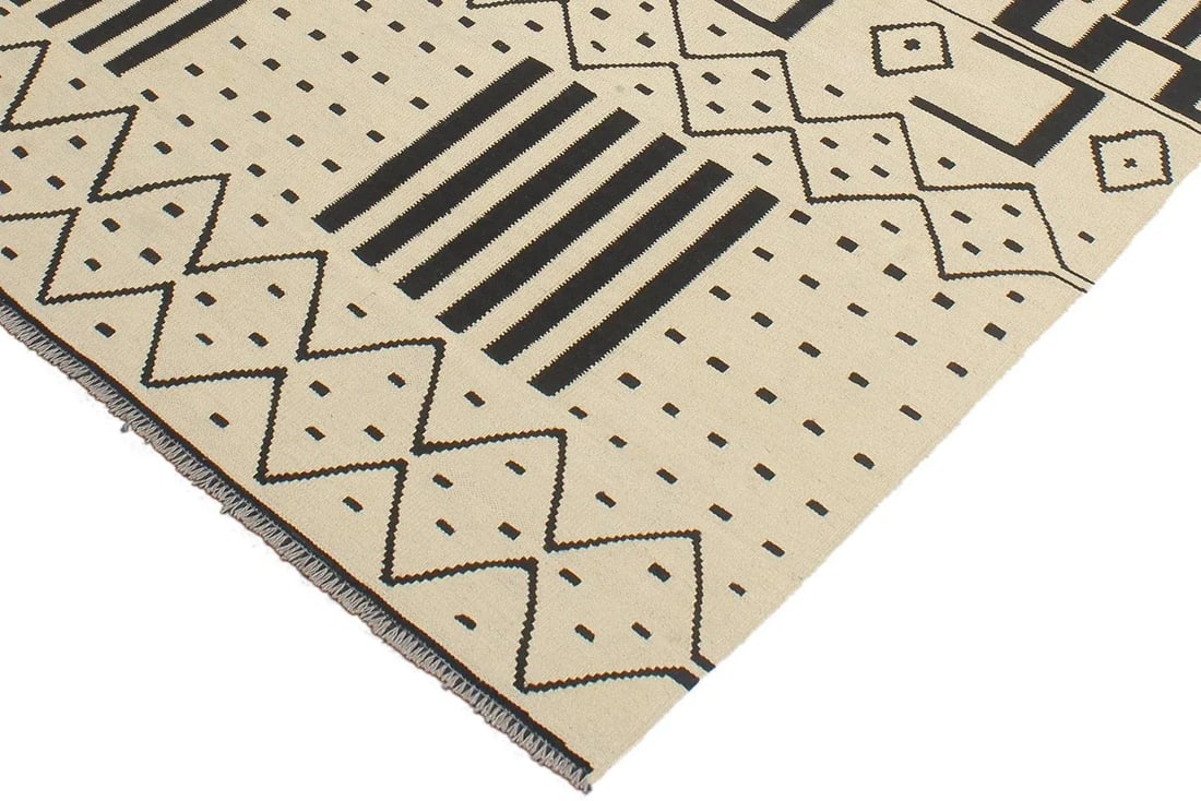 Early 21st Century Caucasian Kilim Beige Black Wool Rug - 6