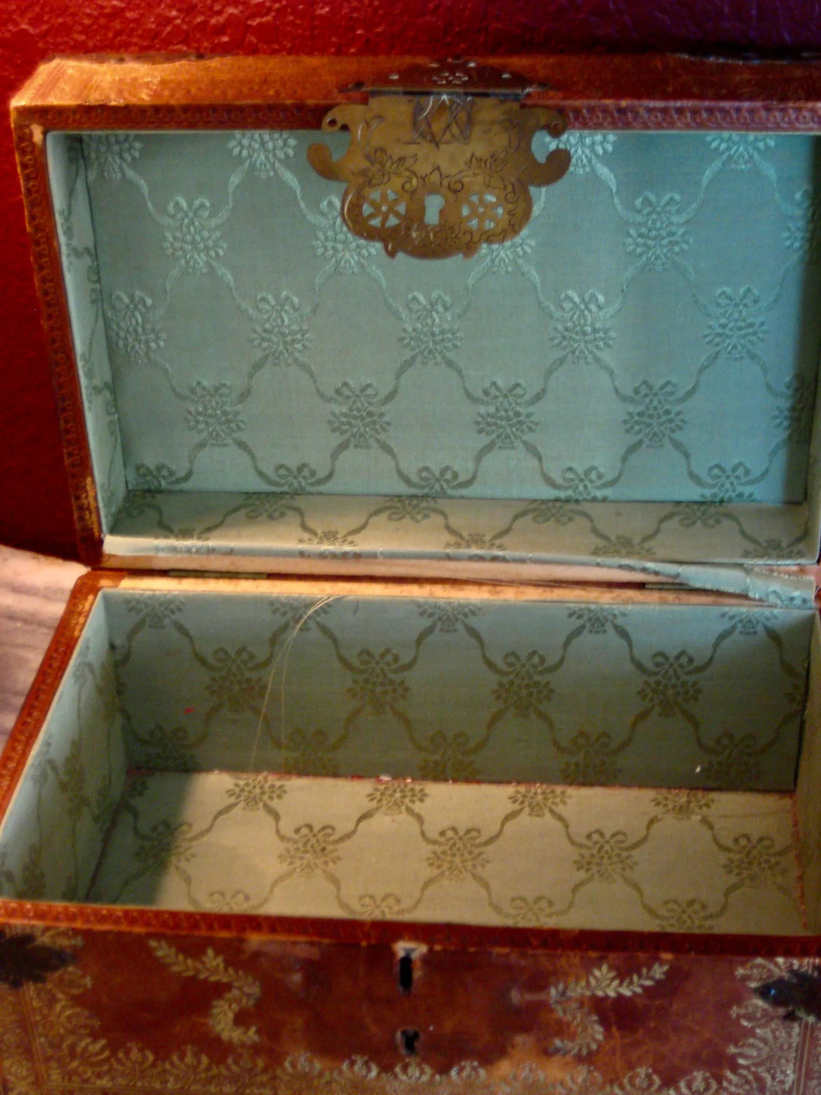 1800s Spanish Leather Box - 9