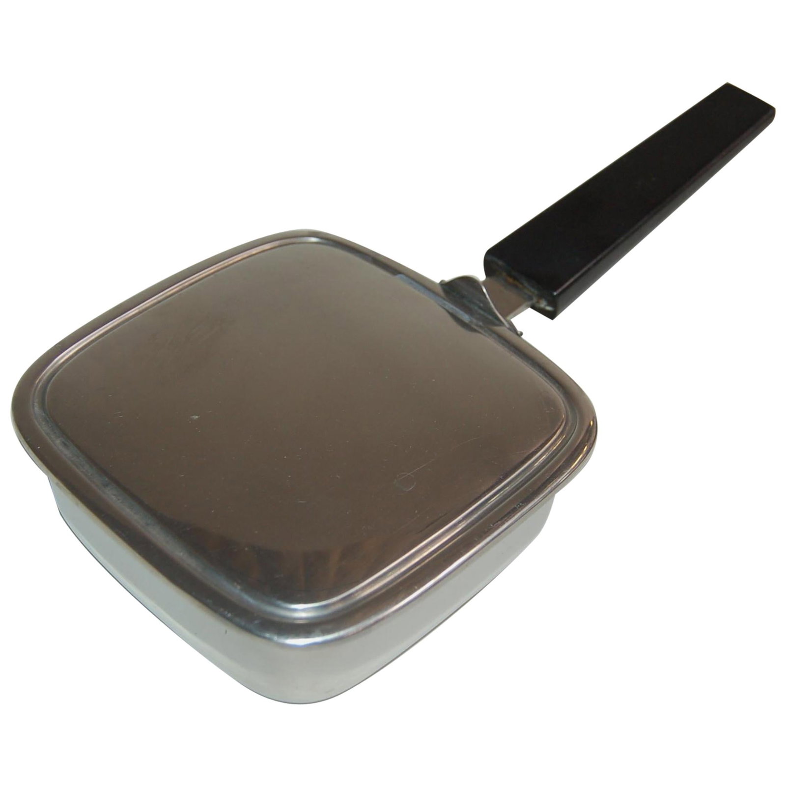 Stainless Steel Crumb Catcher Ashtray Butler Bakelite Handle Made in Sweden: Title: Stainless Steel Crumb Catcher Ashtray Butler Bakelite Handle Made in Sweden Description: Stainless steel hinged crumb catcher / ashtray butler with Bakelite handle. Made in Sweden. Measures: