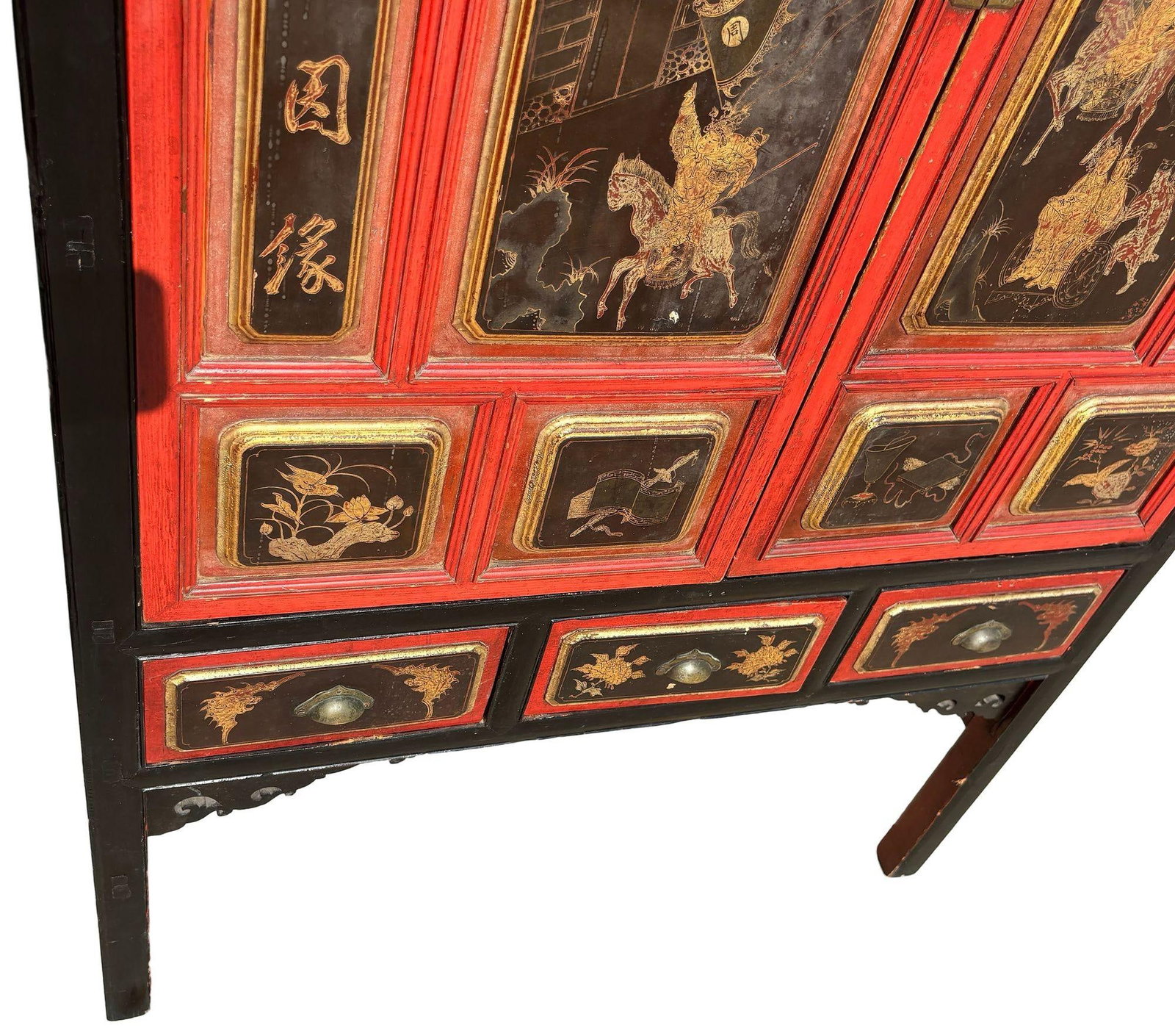 Qing Dynasty Hand Painted & Lacquered Gilt Armoire Cabinet, China - 4