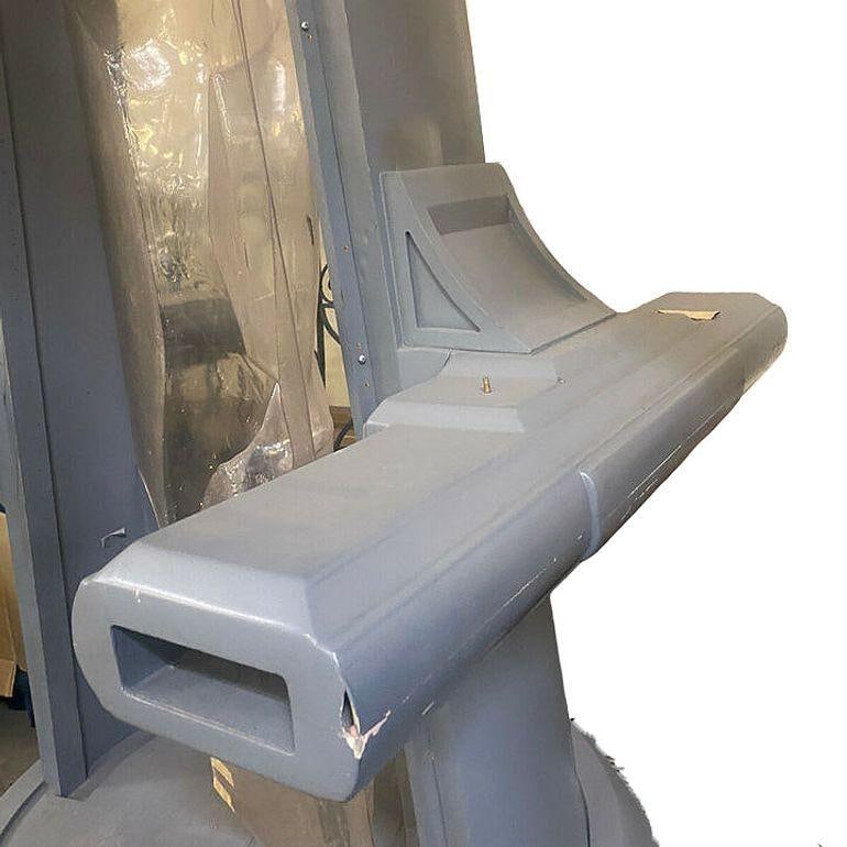 Futurist Cryogenic Freezing Chamber Tube Sculpture Hero Prop, 1997 Austin Powers - 2