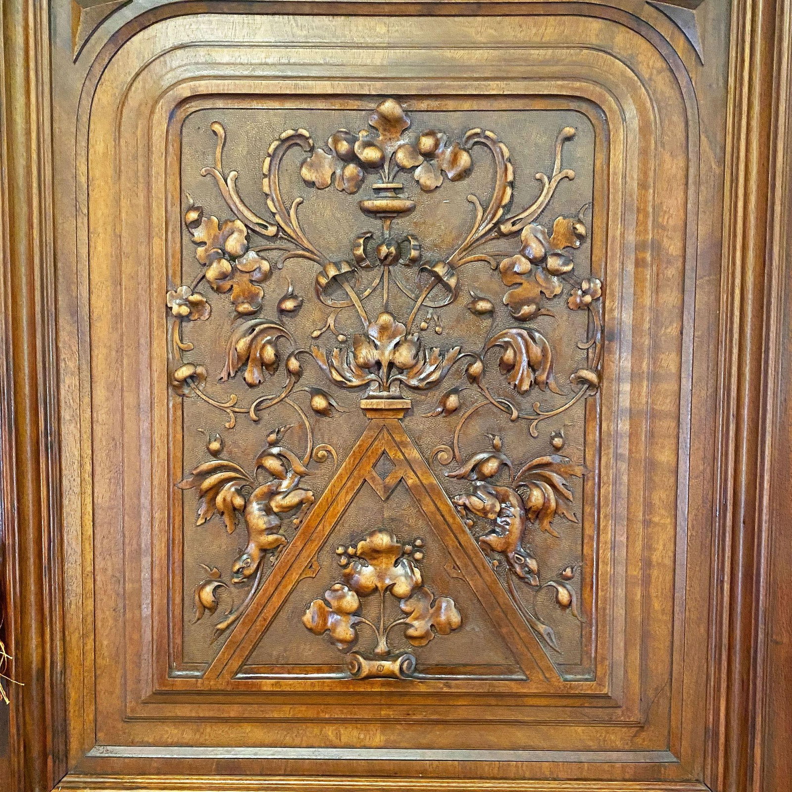 19th Century French Henry II Renaissance Carved Walnut Buffet Sideboard Cabinet - 2