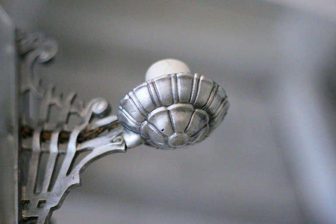 Art Deco Chandelier With Geometric Details and Frosted Glass - 4