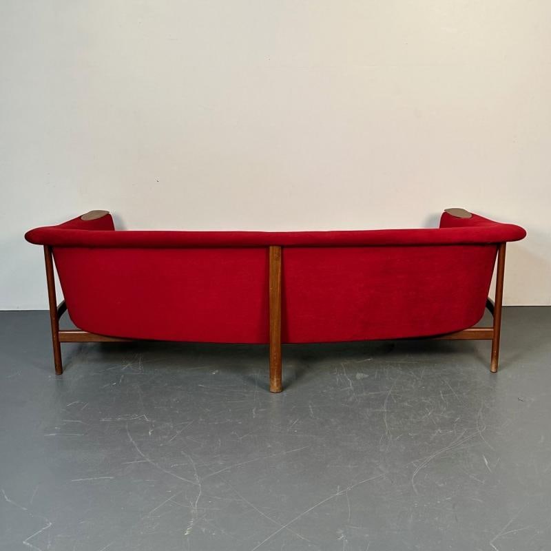 Curved Danish Mid-Century Modern Three Seater Sofa by Johannes Andersen, Walnut - 10