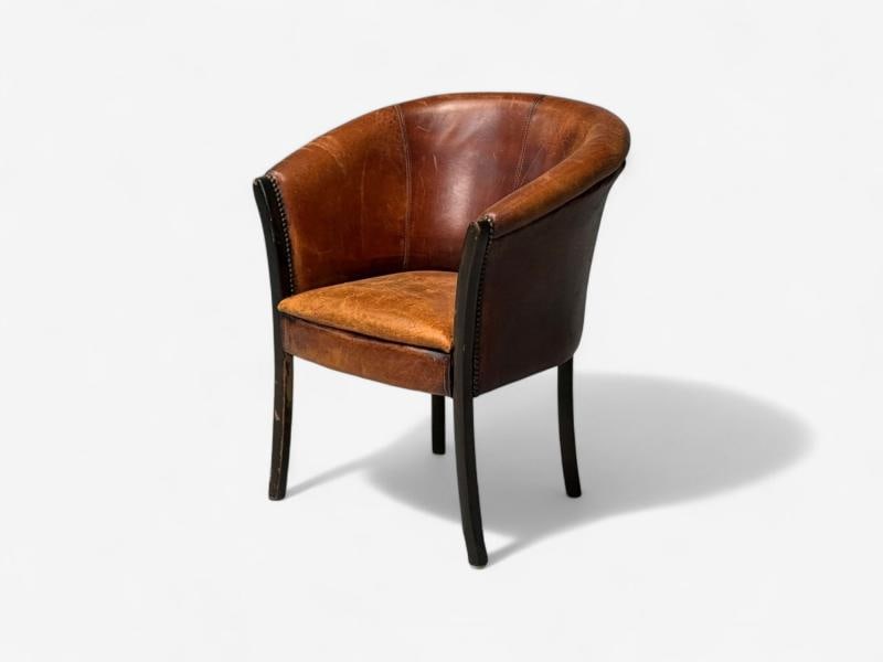 Georgian Style, Distressed Brown Leather, Stained Wood, Tub Chair, USA, 1960s - 9