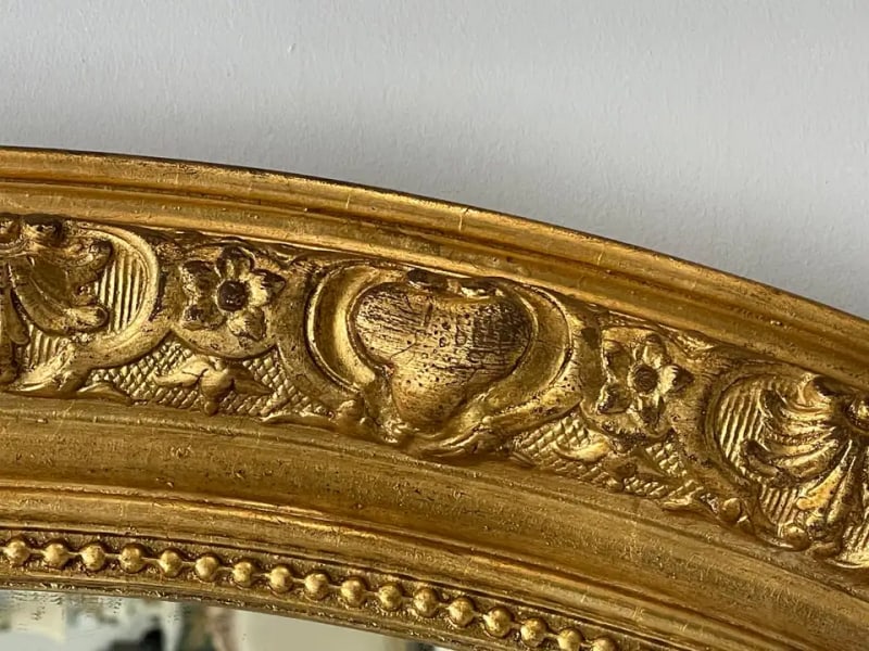 19th Century Palatial Giltwood Wall or Console Mirror Adorning Three Cherubs - 3