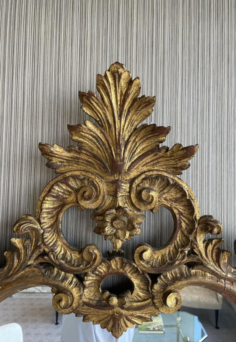Italian Gilt Wood Wall or Console Mirror. Pier, Commode Mirror - 10