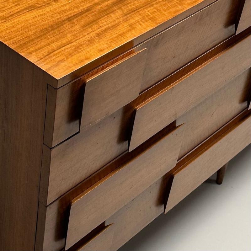 Gio Ponti, Singer & Sons, Italian Mid-Century Modern, Sculptural Dresser, Walnut - 10
