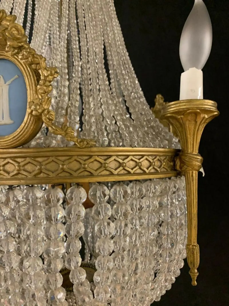 19th Century Dore Bronze Chandelier, Louis XVI, Wedgewood Plaques - 4