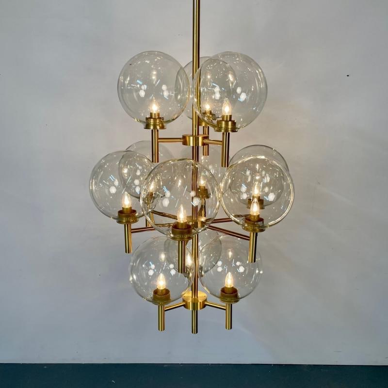 Pair of Monumental Mid-Century Modern Style Chandeliers in Amber Glass and Brass - 6